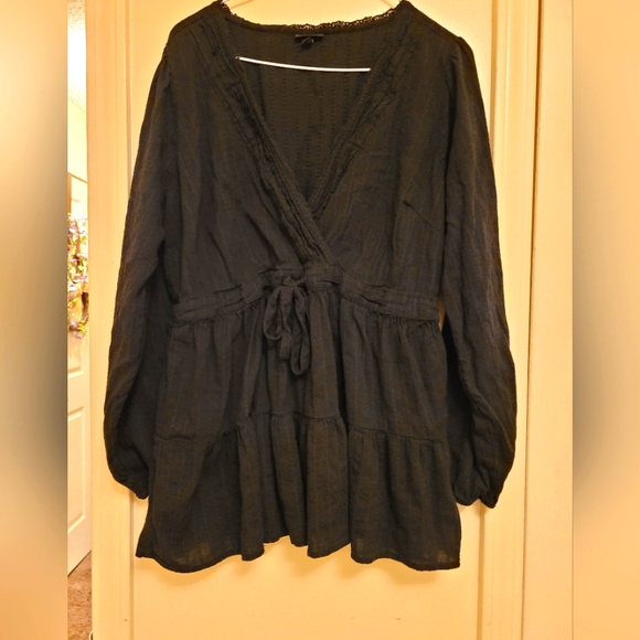 Torrid, Babydoll Cotton Surplice Tiered Top in Black - Picture 1 of 3